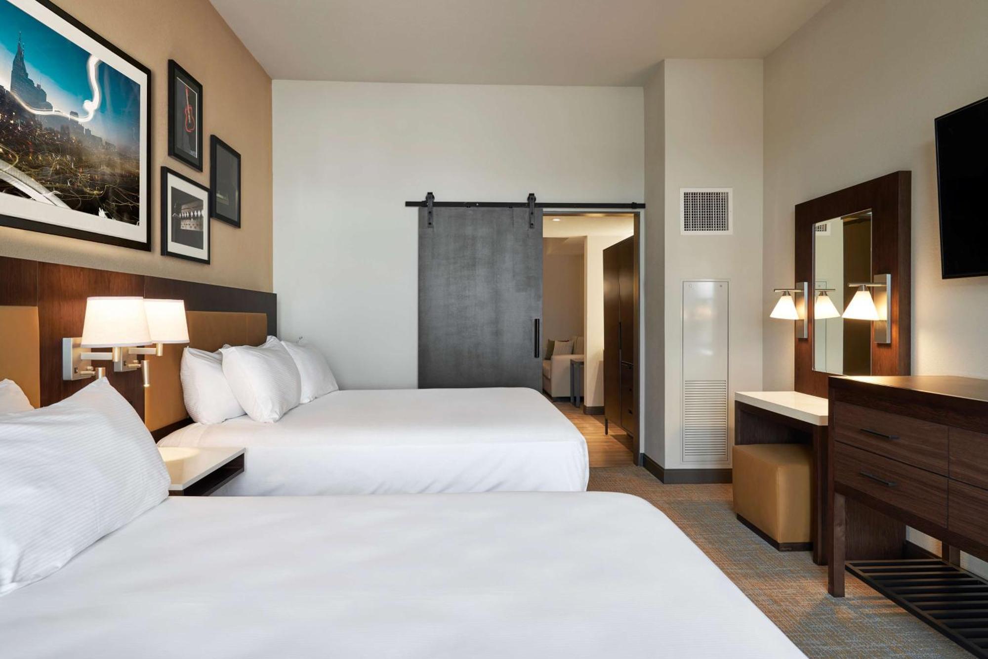 Embassy Suites By Hilton Nashville Downtown Экстерьер фото