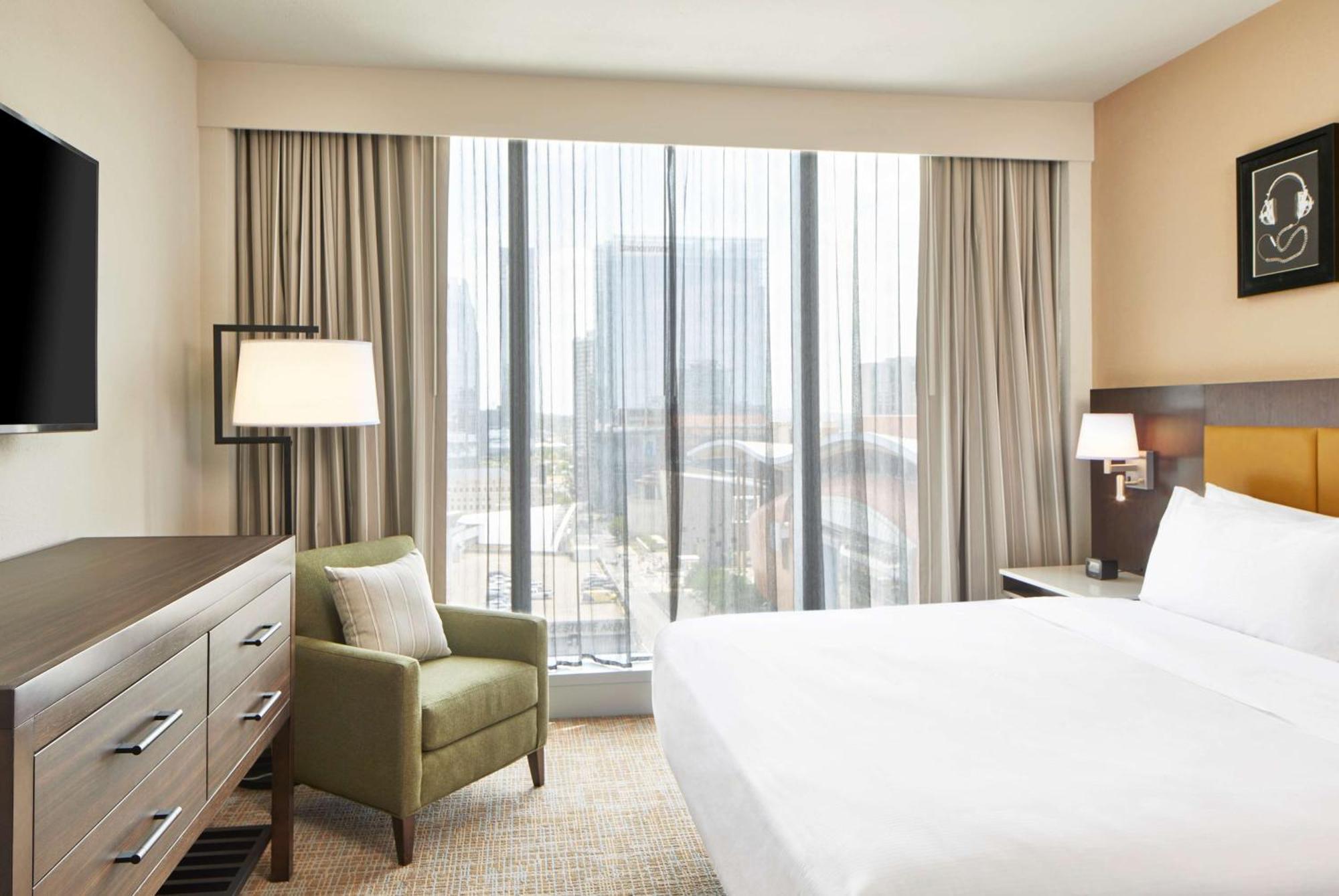 Embassy Suites By Hilton Nashville Downtown Экстерьер фото