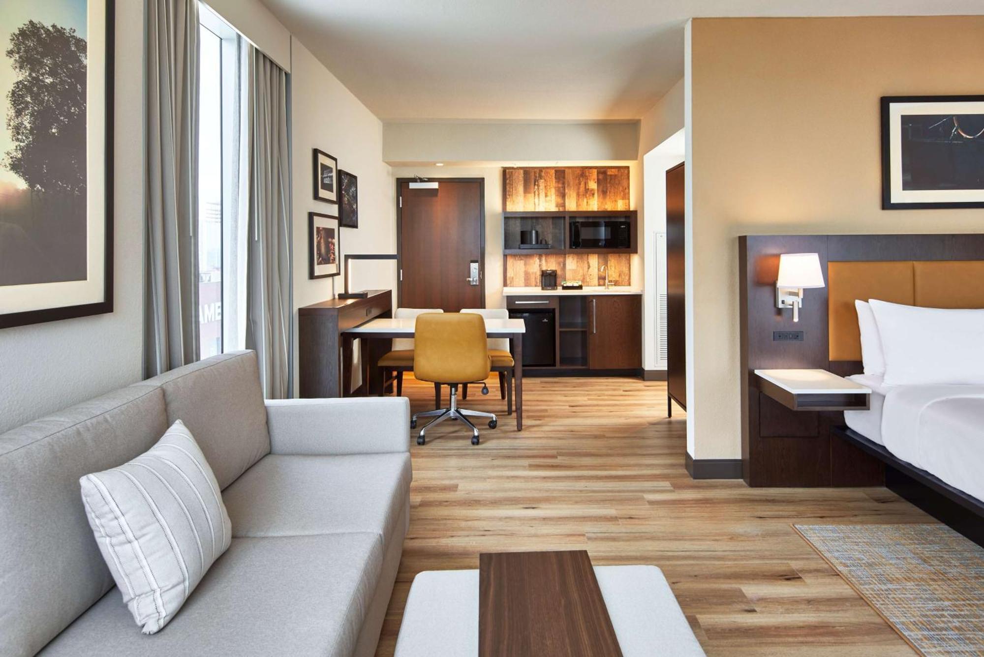Embassy Suites By Hilton Nashville Downtown Экстерьер фото